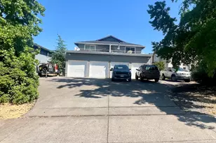 2055 Campus Dr, Medford, OR 97504 - Photo 20