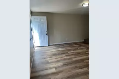 2055 Campus Drive #1 - 4, Medford, OR 97504 - Photo 4