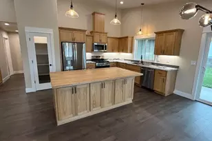 195 SW Rock Gulch Rd, Grants Pass, OR 97527 - Photo 6