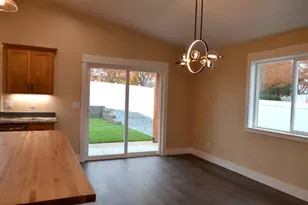 195 SW Rock Gulch Rd, Grants Pass, OR 97527 - Photo 10