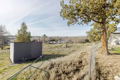 385 SE B Street, Madras, OR 97741 - Photo 26