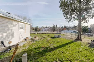 385 SE B St, Madras, OR 97741 - Photo 24