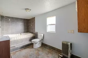 385 SE B St, Madras, OR 97741 - Photo 14