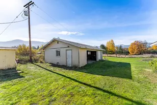 400 Holmstead Rd, Williams, OR 97544 - Photo 22