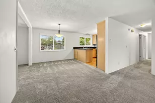 541 Barry Cir, Medford, OR 97501 - Photo 16