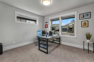 3043 NW Hidden Rdg Dr, Bend, OR 97703 - Photo 6