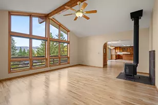 585 Nyla Ln, Ashland, OR 97520 - Photo 8