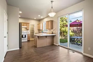 2876 NE Forum Dr, Bend, OR 97701 - Photo 10