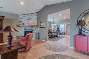 398 Robert Trent Jones Blvd, Eagle Point, OR 97524 - Photo 14