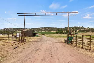 35429 McCartie Ln, Bonanza, OR 97623 - Photo 2