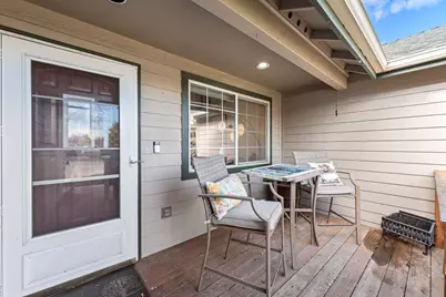 946 NW Negus Lane, Redmond, OR 97756 - Photo 4