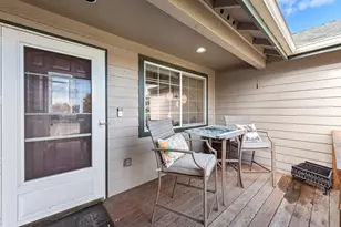 946 NW Negus Ln, Redmond, OR 97756 - Photo 4