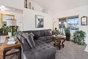 946 NW Negus Ln, Redmond, OR 97756 - Photo 6