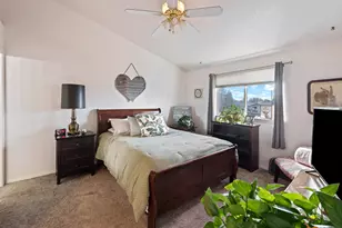 946 NW Negus Ln, Redmond, OR 97756 - Photo 18