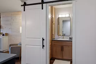 18575 Century Dr, Bend, OR 97702 - Photo 10