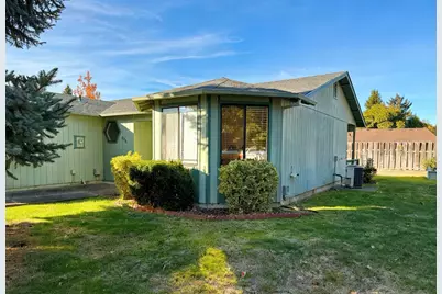 1710 SW Brownell Avenue, Grants Pass, OR 97526 - Photo 2