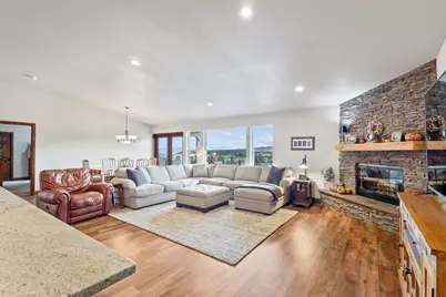 21115 Young Avenue, Bend, OR 97703 - Photo 8