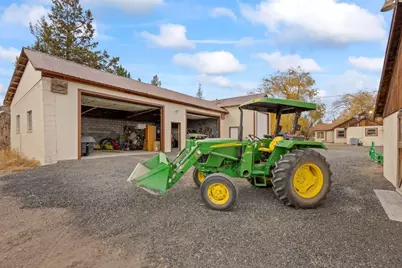 21115 Young Avenue, Bend, OR 97703 - Photo 44