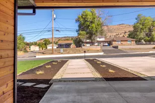 6010 Shasta Way, Klamath Falls, OR 97603 - Photo 4