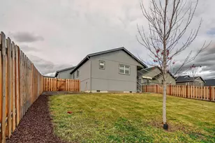 728 NE Brookstone Dr, Prineville, OR 97754 - Photo 16