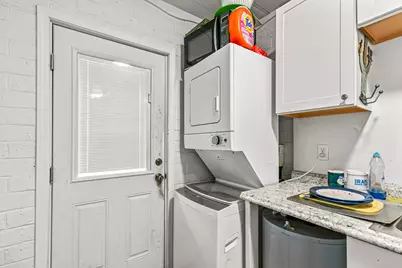 1048 W 13th Street, Medford, OR 97501 - Photo 16