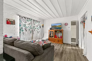 1048 W 13th St, Medford, OR 97501 - Photo 4