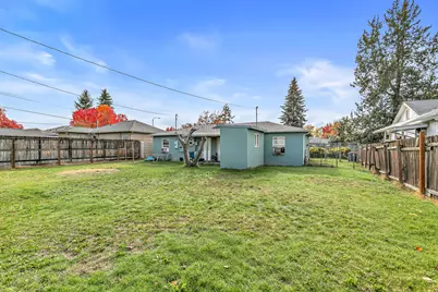 1048 W 13th Street, Medford, OR 97501 - Photo 20