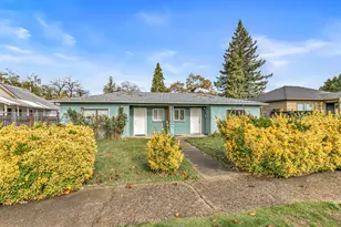 1048 W 13th St, Medford, OR 97501 - Photo 24