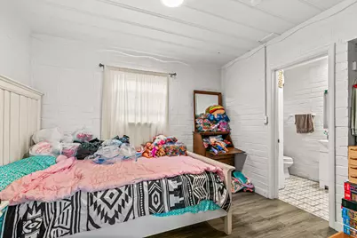 1048 W 13th Street, Medford, OR 97501 - Photo 10