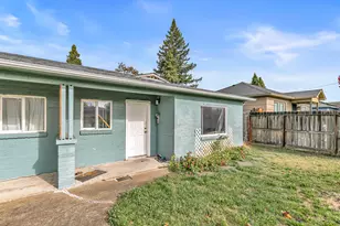 1048 W 13th St, Medford, OR 97501 - Photo 12