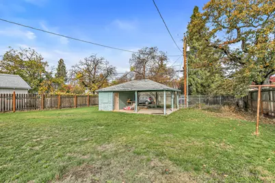 1048 W 13th Street, Medford, OR 97501 - Photo 22