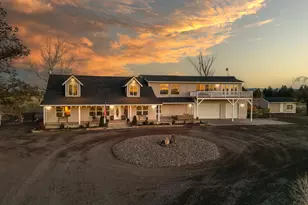 24605 Dodds Rd, Bend, OR 97701 - Photo 1