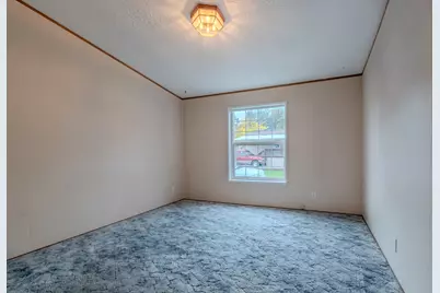 8951 E Evans Creek Road # 14, Rogue River, OR 97537 - Photo 12