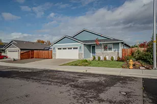 712 Nottingham Terrace, Eagle Point, OR 97524 - Photo 26