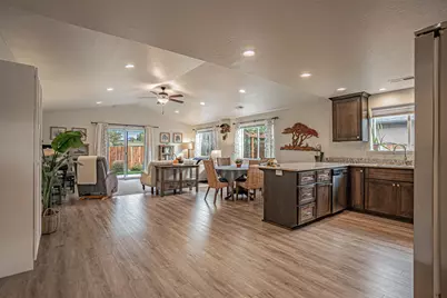 712 Nottingham Terrace, Eagle Point, OR 97524 - Photo 8