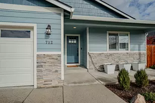712 Nottingham Terrace, Eagle Point, OR 97524 - Photo 24