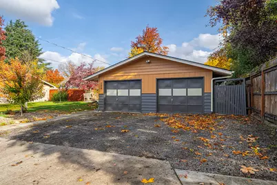 208 Oregon Terrace, Medford, OR 97504 - Photo 32