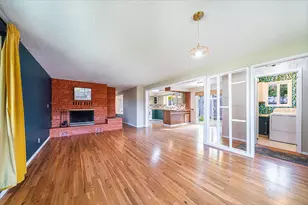 208 Oregon Terrace, Medford, OR 97504 - Photo 2