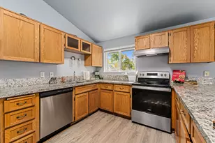 468 Merlee Cir, Eagle Point, OR 97524 - Photo 8