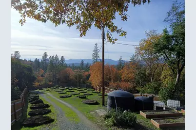 297 Melissa Lane, Grants Pass, OR 97526 - Photo 4