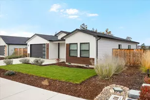 429 Arrowhead Trail, Eagle Point, OR 97524 - Photo 2