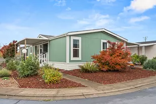 4729 S Pacific Hwy, Phoenix, OR 97535 - Photo 1