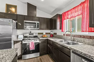 7843 Cadence Ln, White City, OR 97503 - Photo 6