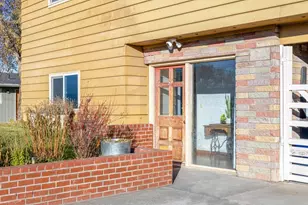 499 SE 8th St, Madras, OR 97741 - Photo 2