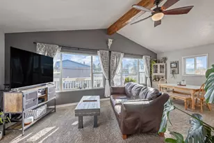 499 SE 8th St, Madras, OR 97741 - Photo 4