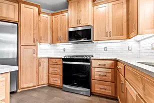 3937 Wyoming Ln, Medford, OR 97504 - Photo 10