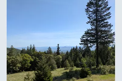 2501 Wagon Trail Drive, Jacksonville, OR 97530 - Photo 2