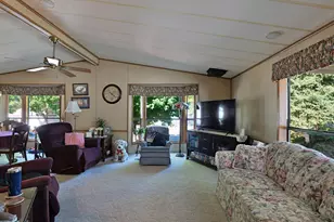 21 Brophy Way, Shady Cove, OR 97539 - Photo 2
