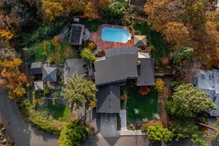 1710 NE Sunset Ln, Grants Pass, OR 97526 - Photo 2