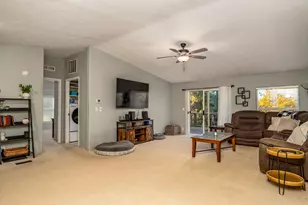 2285 Jasmine Ave, Medford, OR 97501 - Photo 8